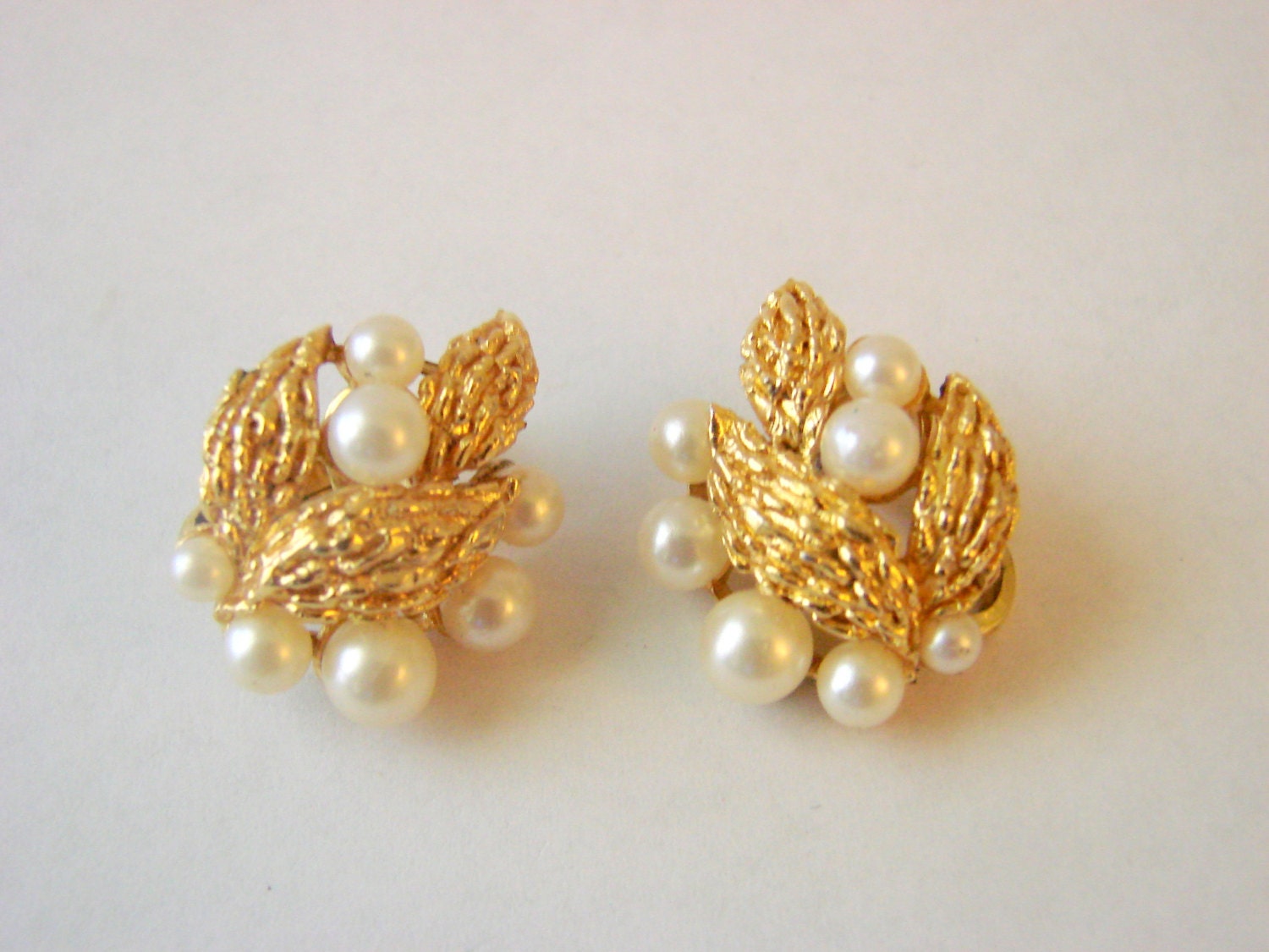 60s Crown Trifari Simulated Pearl Earrings / Designer by JoysShop