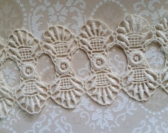 8 Antique Ivory Lace Art Deco Appliques