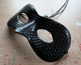 Honeycomb/Plain black leather mask - Made to Order