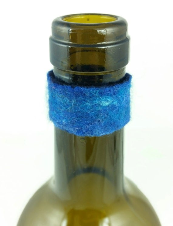 Felted wine bottle drip stop ring