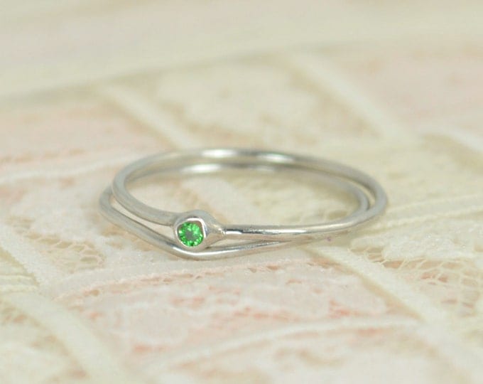 Tiny Emerald Ring Set, Solid White Gold Wedding Set, Stacking Ring, White Gold Emerald Ring, May Birthstone, Bridal Set, Emerald Ring