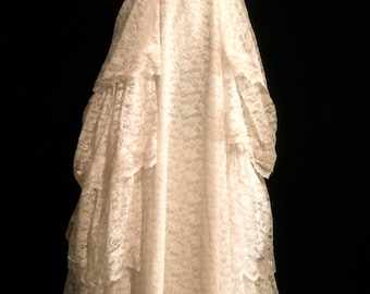 AMAZING!! 1940's Ivory Lace Wedding Gown VG156