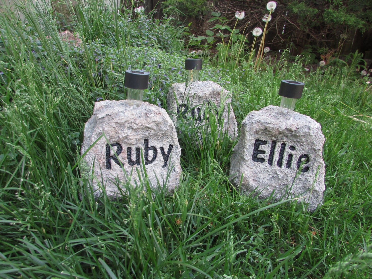 Mini Pet Memorial with solar light 6 x 5 x