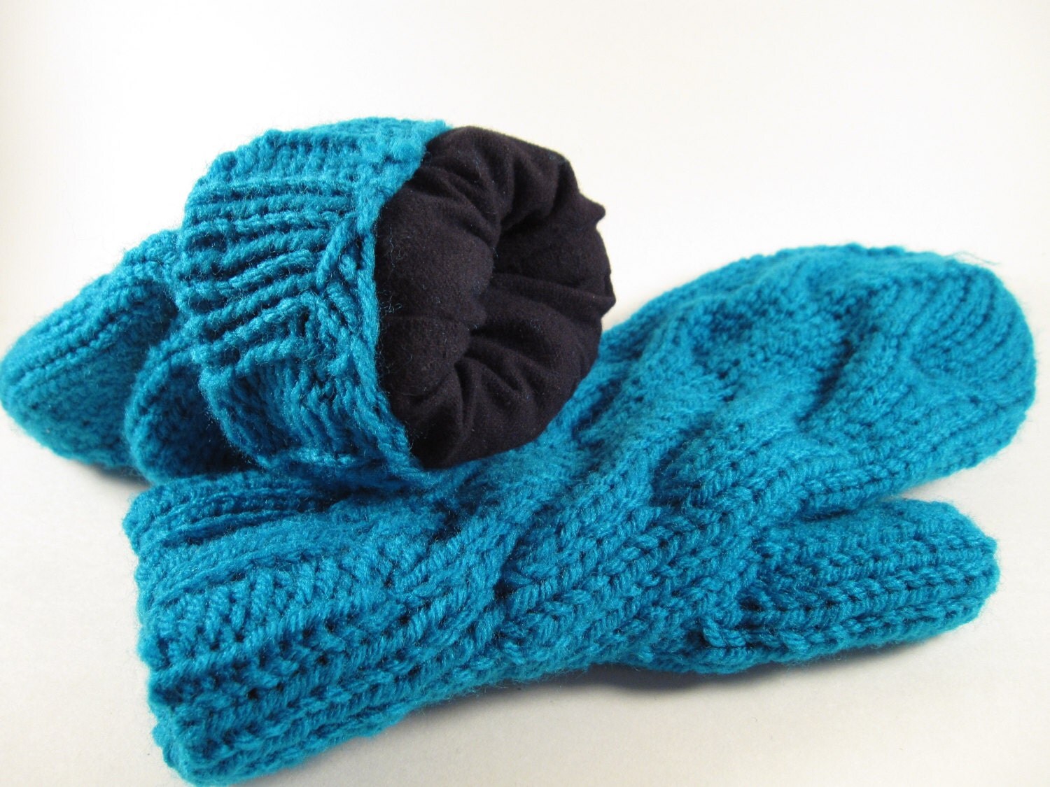 Mitten Pattern Worsted Weight Yarn with Cable by ShepStitched