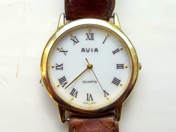 avia classic watch