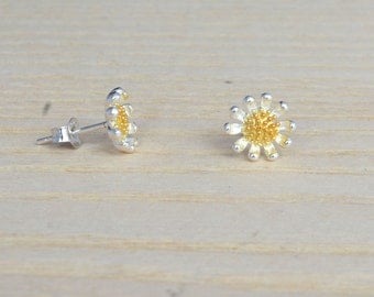 Handmade Beautiful Little Wild Daisy Flower Sterling Silver Stud Earrings m55