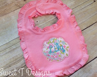 Baby girl bib - Baby girl gift - Personalized baby girl bib - Embroidered baby bib - Ruffle baby bib - Baby shower gift - Newborn girl