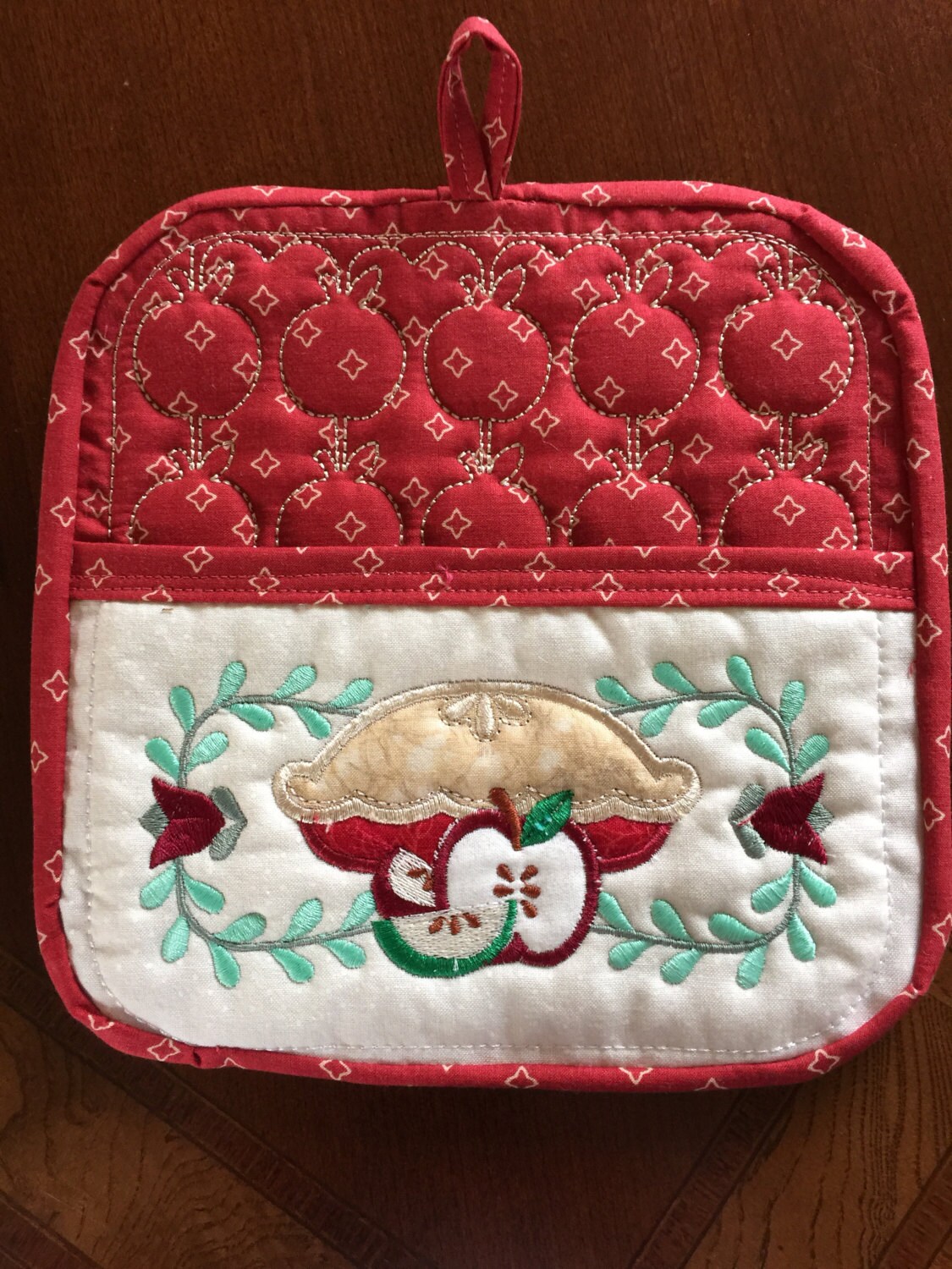 Embroidered Apple Pie Pot Holder