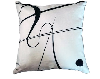 handmade and hand painted pillow inspired by Kandinsky's abstract composition. cm 40x40