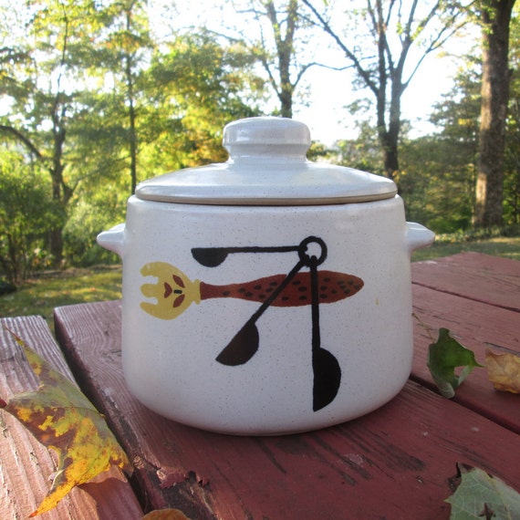 Vintage West Bend Bean Pot/ Soup Crock Mid Century Cookie