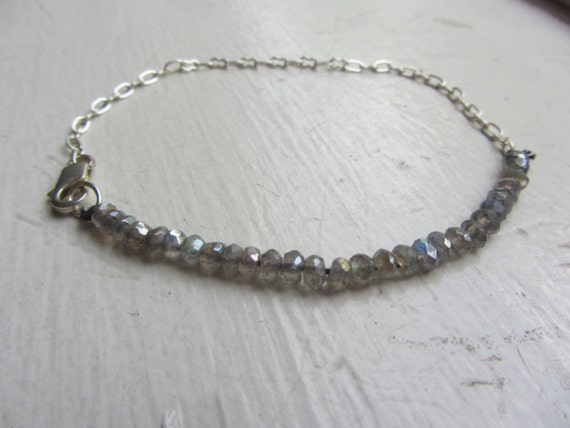 Gray Labradorite Bracelet Gemstone Beaded by OrganicDesign on Etsy