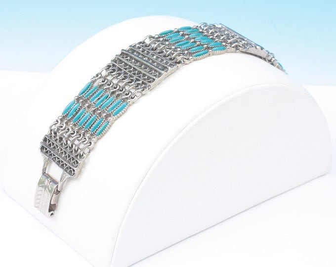 Southwestern Style Faux Turquoise Bracelet Silver Tone Links