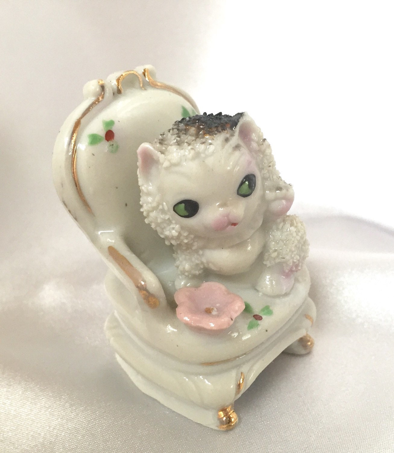 Vintage ceramic Enesco Japan kitty cat on chair figurine