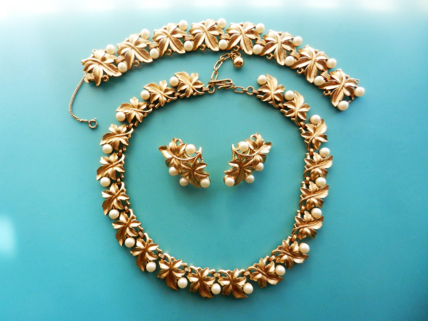 Trifari rare EVE gold Fig leaves & pearls set Necklace