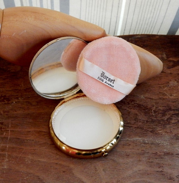 Vintage Compact Dorset Fifth Avenue Powder Compact w Etched Flowers 50's 60's Mid Century Beauty Fashion Cosmetics Vanity Pink Powder Puff