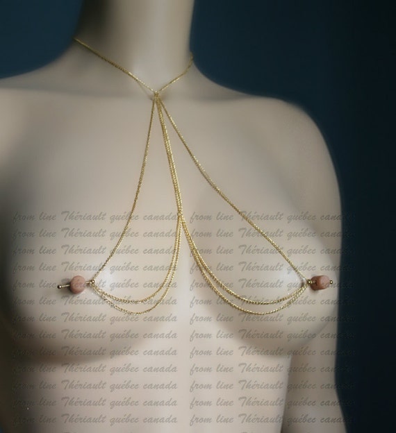 Versautes Luder mit Nippelpiercing Versautes Luder mit Nippelpiercing