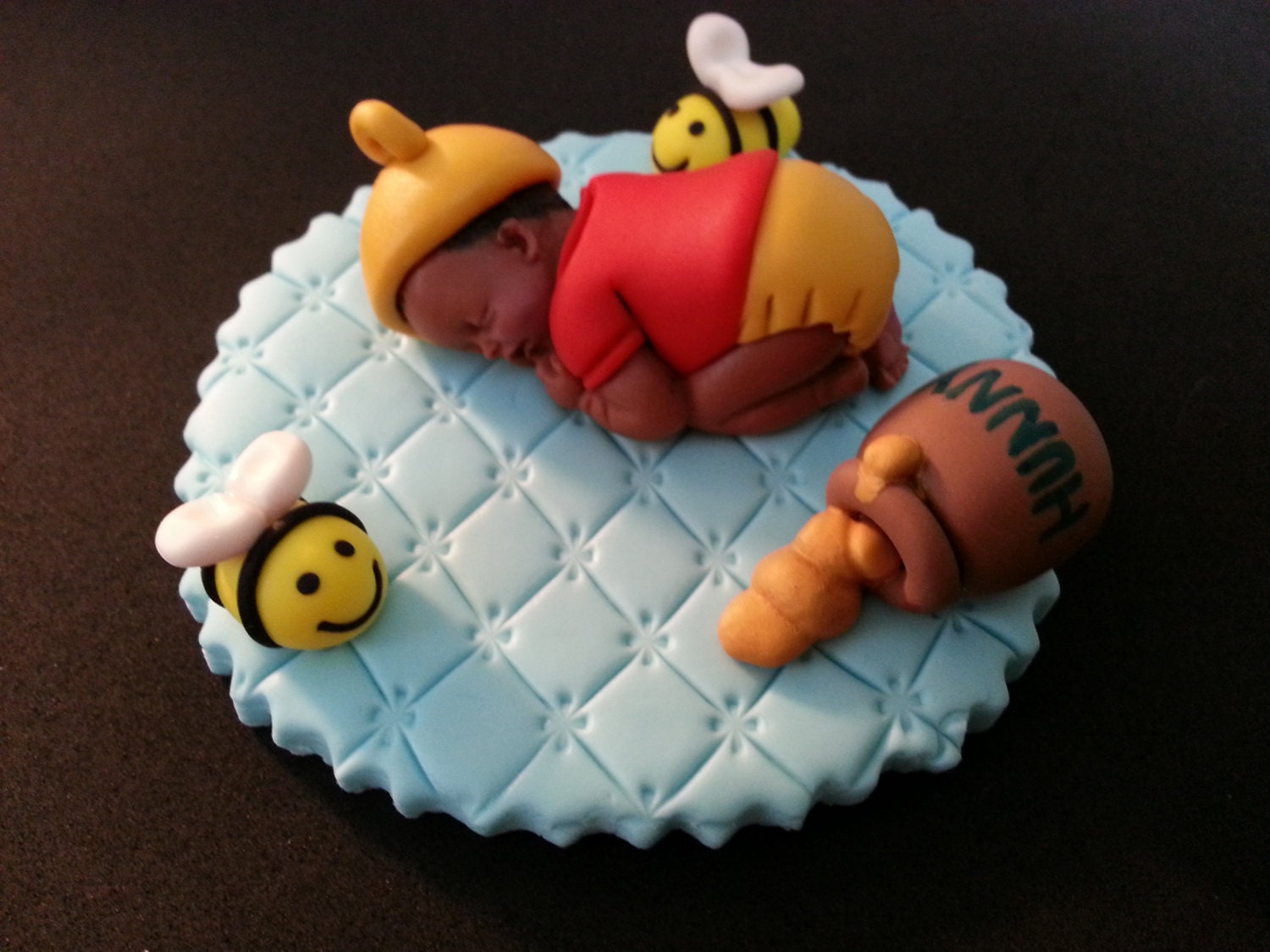 Fondant edible Winnie the Pooh baby cake topper for Baby Fondant edible Winnie the Pooh baby cake topper for Baby