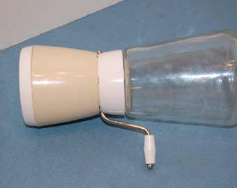 Vintage Nut Grinder, Federal Housewares Nut Grinder, Tan Nut Grinder, Hand Turned Grinder