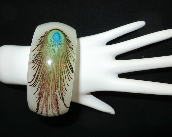ON SALE! White Lucite Peacock Feather Bracelet, Vintage Chunky White Bangle