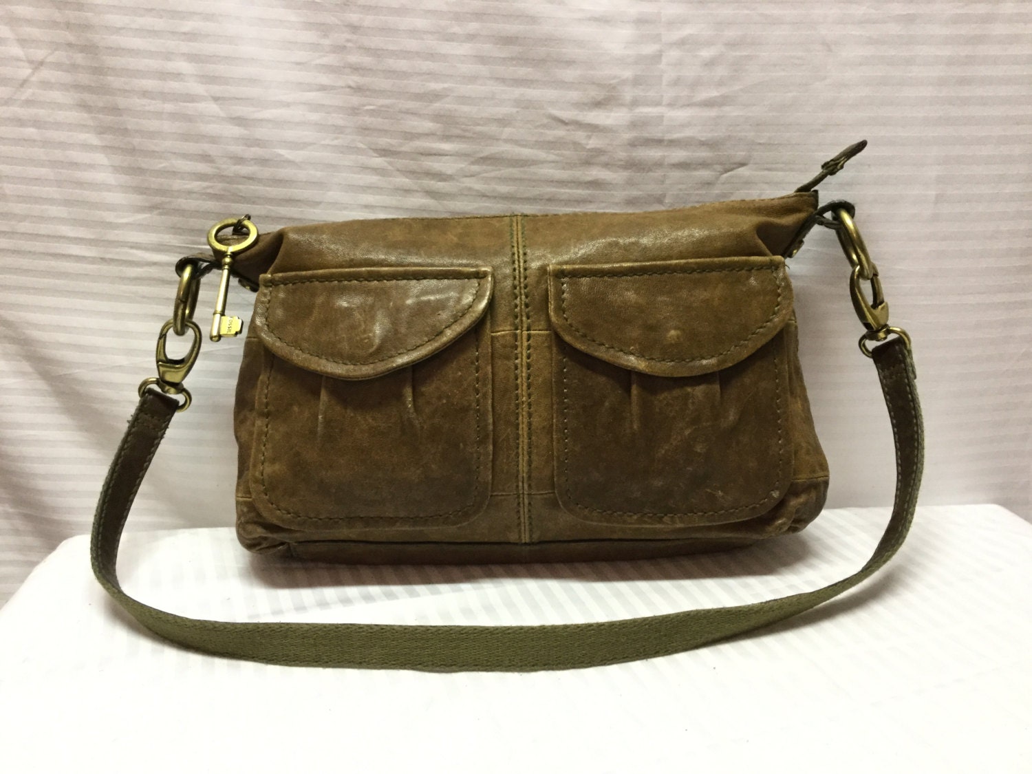 fossil bag with key