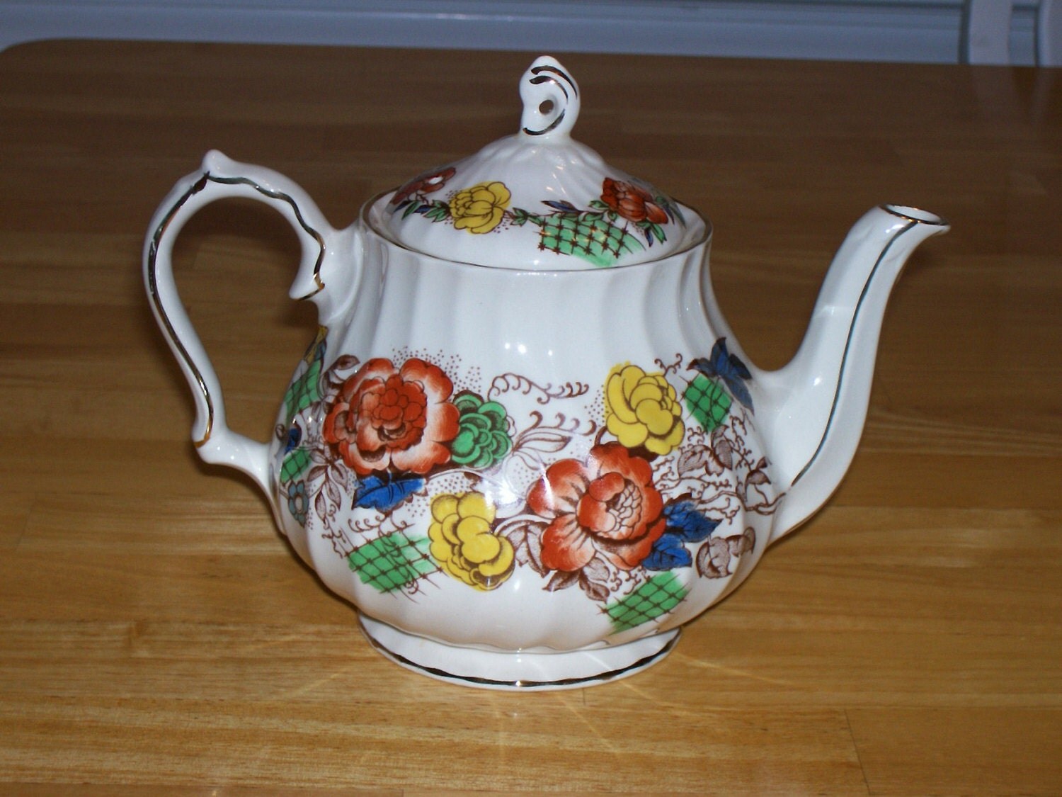 Sadler teapot Rose Garden Made In England by OnPointCollectibles