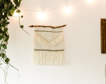 Woven Wall Hanging//Weaving//Frame loom Weaving//Gifts for Her