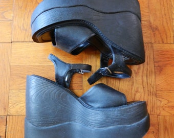 Amazing 90's X2B Super High Black Platform Sandals Vegan Size 7