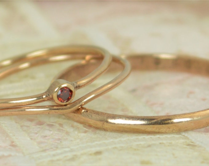 Tiny Garnet Wedding Ring Set, Natural Garnet, Garnet Ring, 14K Solid Rose Gold, Rose Gold Ring, Solid Rose Gold, January Birthstone, Alari
