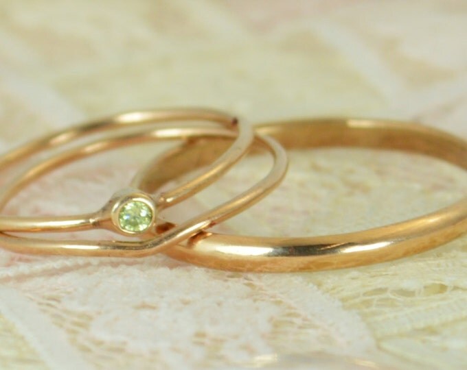 Tiny Peridot Ring Set, Solid 14k Rose Gold Wedding Set, Stacking Ring, Solid 14k Gold Peridot Ring, August Birthstone, Bridal Set, Peridot