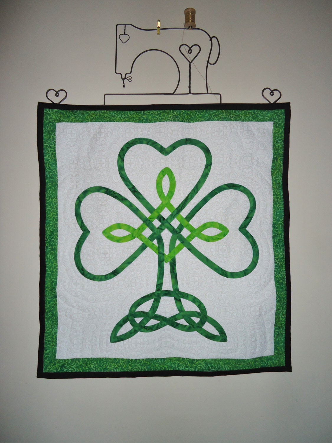 Green Irish Shamrock Celtic Knot Quilted Applique Wall Hanging