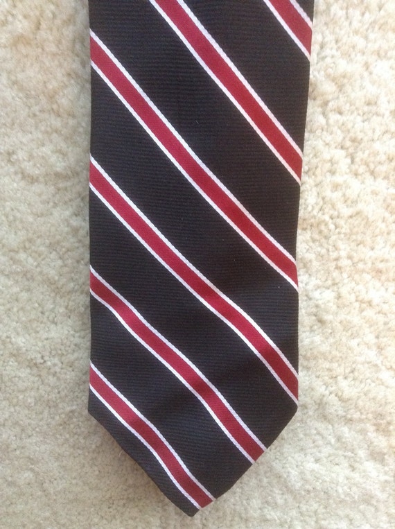 Brooks Brothers Silk Striped Vintage Necktie / Black Red