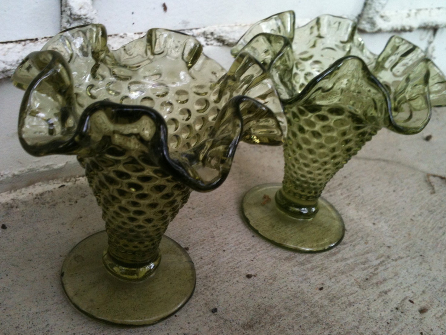 Fenton glass hobnail 2 ruffled edge green vintage small vase