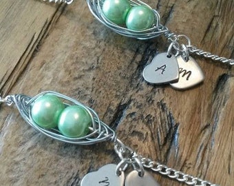 Pea pod bracelet, mum gift, sister gift, birthday bracelet, mothers day gift, baby twins, two peas in a pod, greenery, maternity