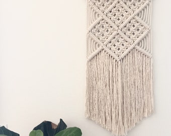 Macrame Wall Hanging / Modern Macrame / Tapestry / Wall Hanging