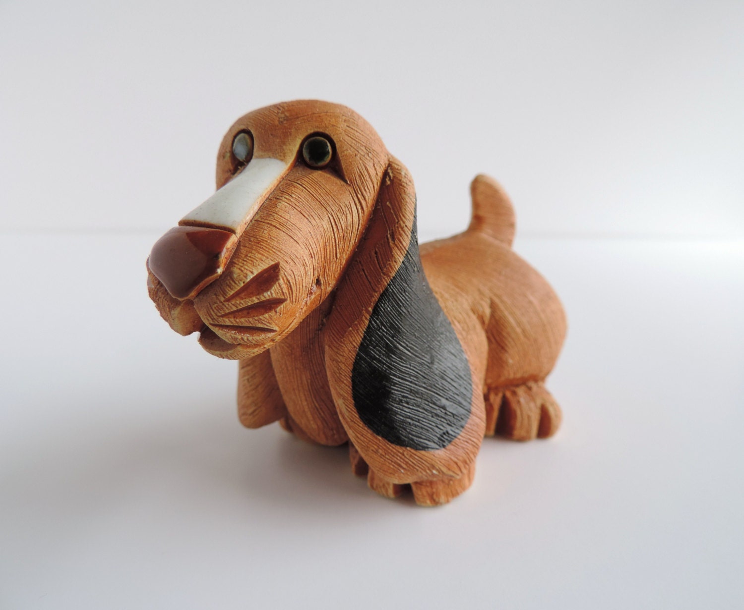 hound figurine