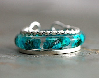 3 stacking rings. Real flower & Sterling. Turquoise blossoms in resin + 1 plain + 1 twisted rope sterling ring. Set of three.