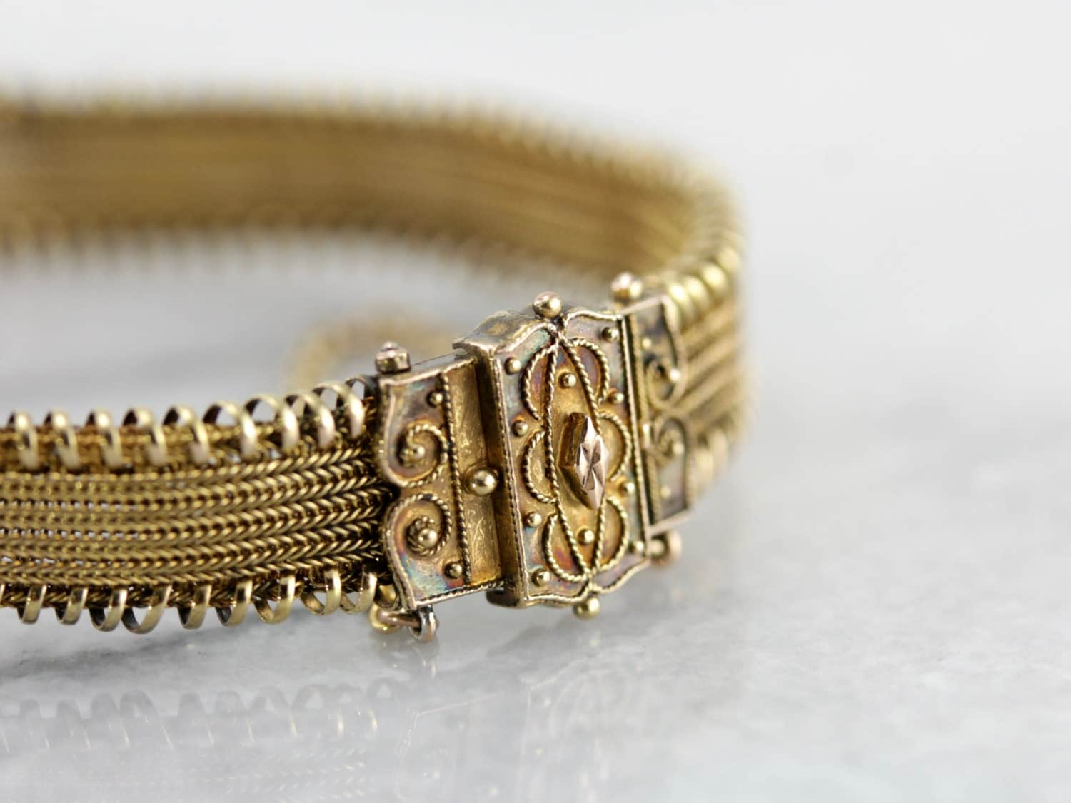 Superb Antique Victorian Mesh Bracelet in Yellow Gold N7Z7QK-N