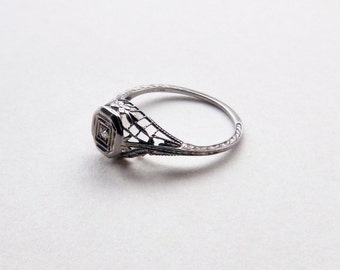 Art Deco diamond antique engagement ring filigree floral detail 10k white gold ring size 5.25