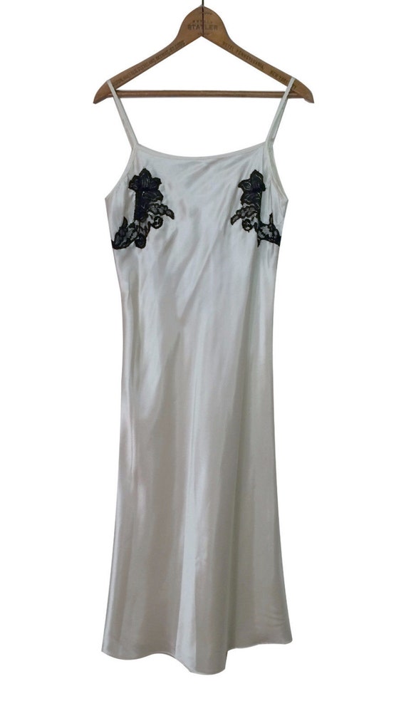 natori night gown