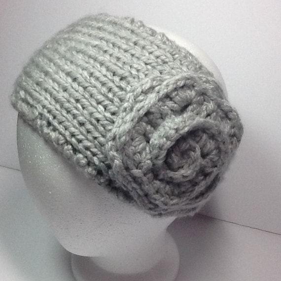 Chunky Knitted headband with crochet flower in silver grey