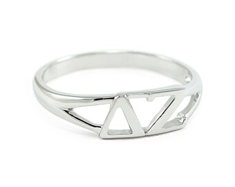 Delta Zeta Sterling Silver Ring // ΔΖ Sorority Jewelry // Sorority Gifts // Sorority Rings // Big & Little Gifts // Gifts for her // College