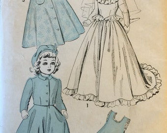 Extremely RARE VTG 5002 Advance (1948) baby doll wardrobe. Doll size 21". Complete, unused, FF. Excellent condition.