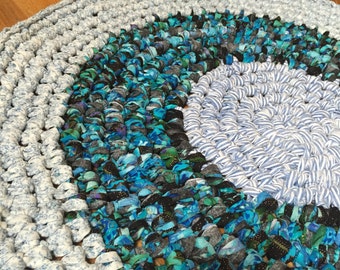 round crochet rag rug, blue and black tones