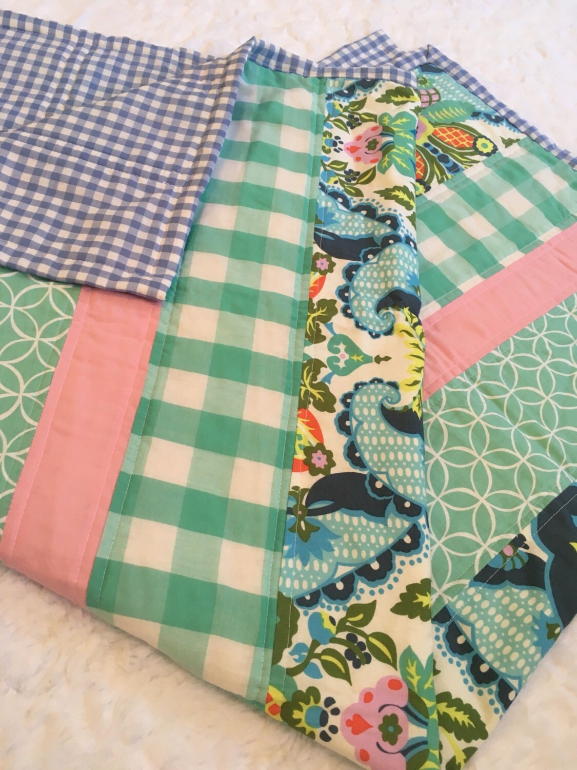 10 off and FREE SHIPPING Gingham and Floral Quilt