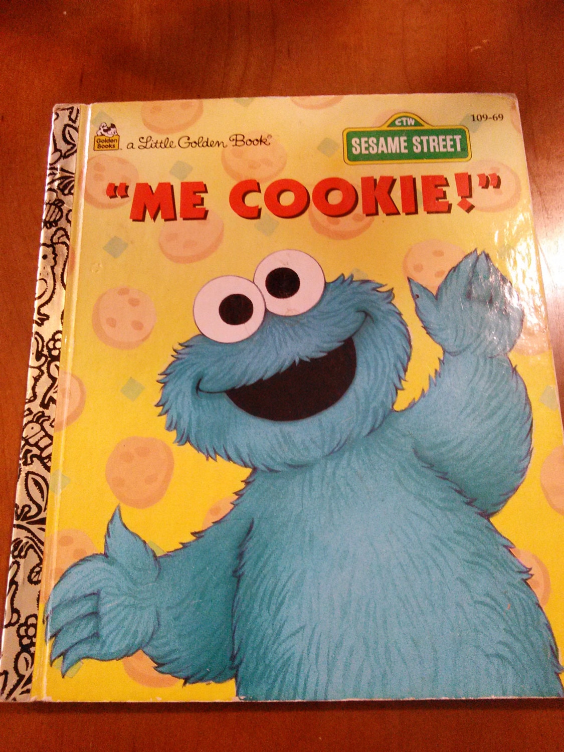 Me Cookie Golden Book / Cookie Monster / by TheSouthernHoard