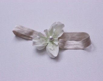 Baby headband, flower headband, white flower baby headband, white flower headband, newborn headband, baby accessories, baby headpiece