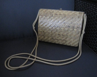 Natural Wicker clutch varnished vintage 60's
