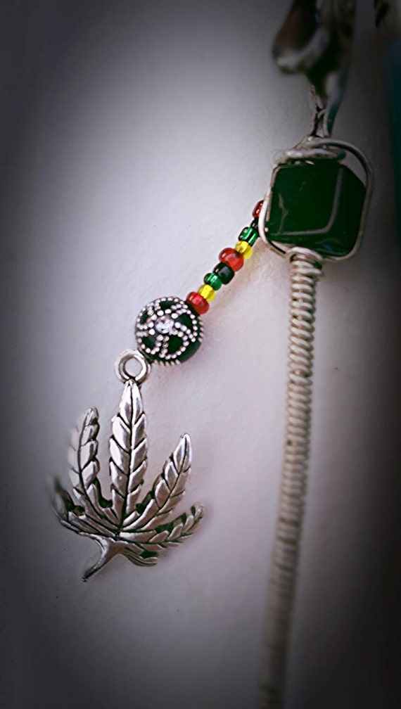 Marijuana Leaf Roach Clip Joint Holder or by TamsynsTreasures