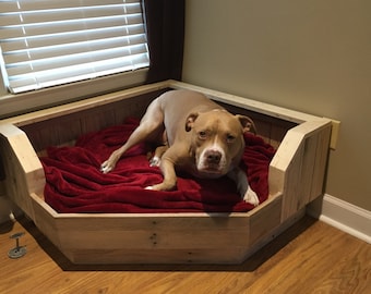 Pallet Dog Bed / Corner Fit / Handcrafted Dog Bed / Corner Dog Bed