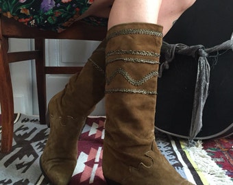 Bottes daim vintage 1980 kaki et galon doré